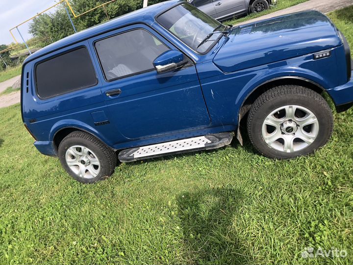 LADA 4x4 (Нива) 1.7 МТ, 2002, 220 000 км