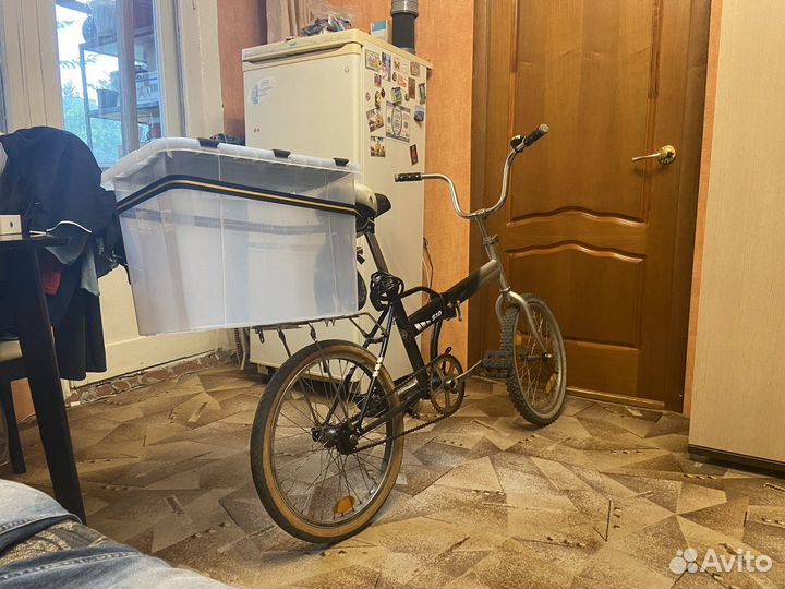 Велосипед с багажником для курьера