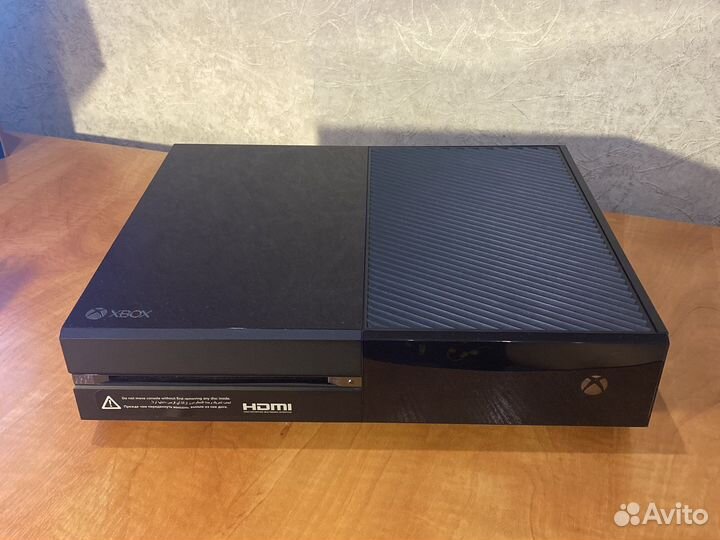 Xbox One 500 gb + 5 игр + kinect