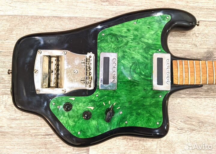 Электрогитара 