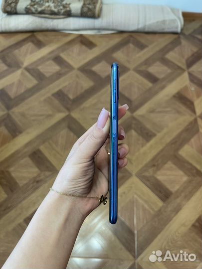 Samsung Galaxy A7 (2018), 4/64 ГБ