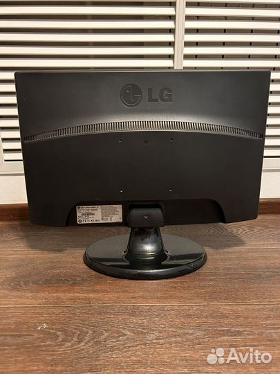 Монитор LG Flatron w22438 в отличном состоянии