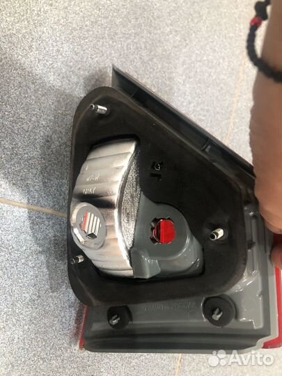 Продам задний фонарь на лада-Веста