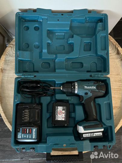 Шуруповерт Makita df347dwe