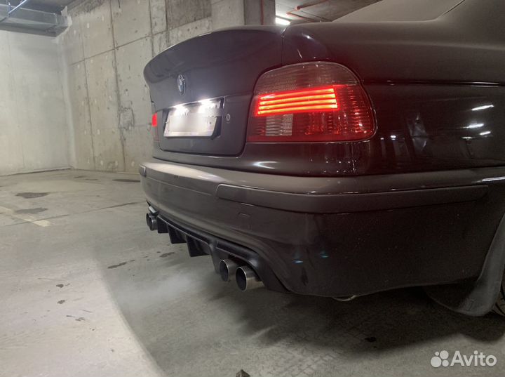 Задний бампер M5 BMW E39 с Диффузором