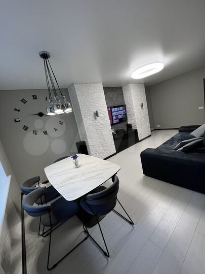 2-к. квартира, 76,3 м², 3/18 эт.