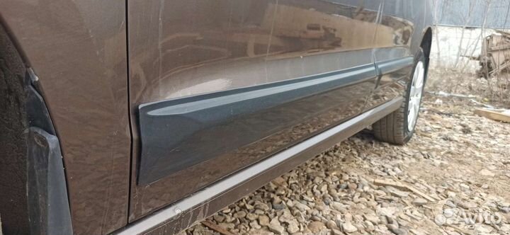 Молдинги на двери Volkswagen Polo V