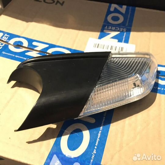 Новый повторитель левый Skoda Octavia A5