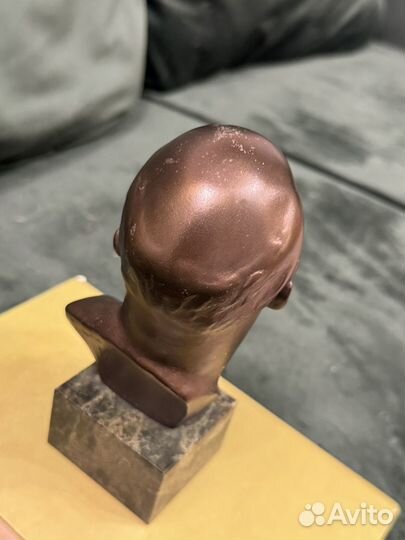 Бюст Ленина