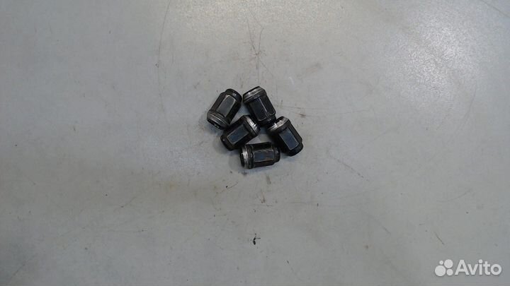 Гайка колесная Tesla Model S, 2013