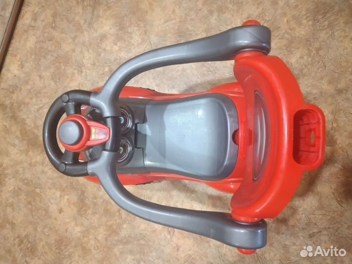 Машинка-толокар с ручкой