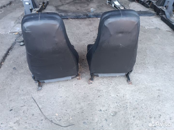 Сиденье переднее Toyota Cynos