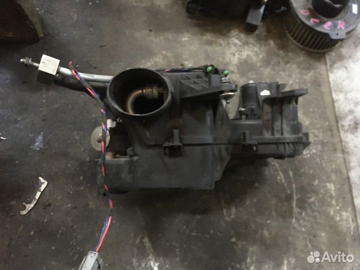 Корпус отопителя моторчик отопителя задний