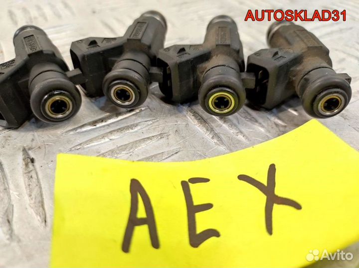 Форсунка топливная VW Golf 3 1.4 AEX 030906031E