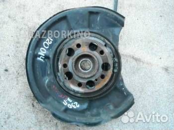 Кулак задний правый