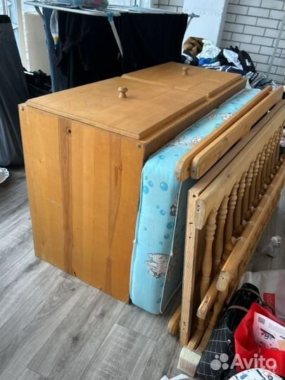 Детская кроватка