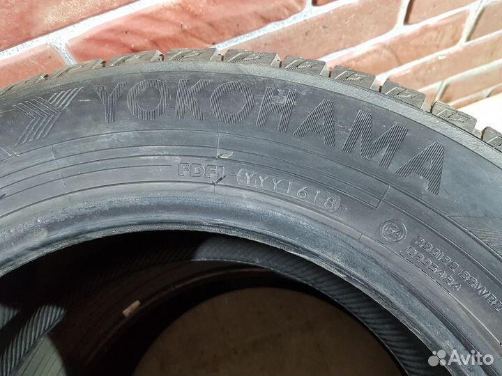 Yokohama Ice Guard IG60 215/60 R16 60T