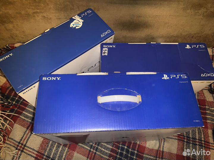 Коробки от Sony Playstation 5