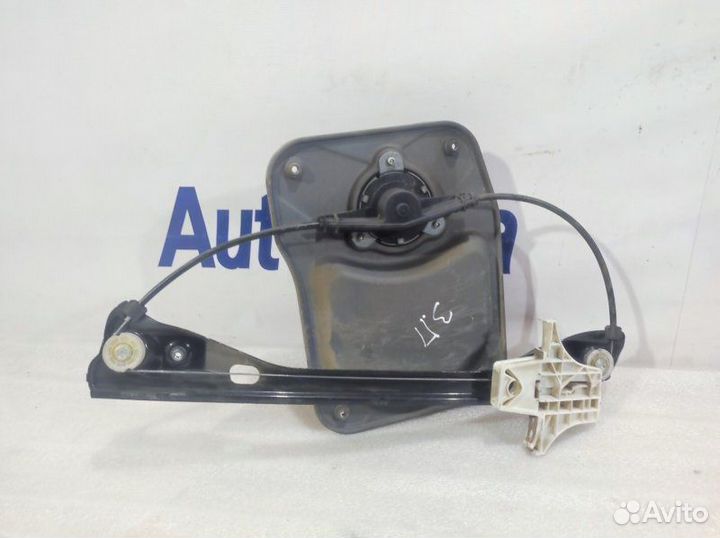 Стеклоподъемник механический задний правый Skoda