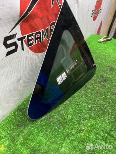 Стекло собачника правое Nissan Note E12 HR12DE