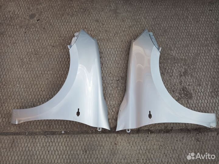 Передние крылья Лада Гранта