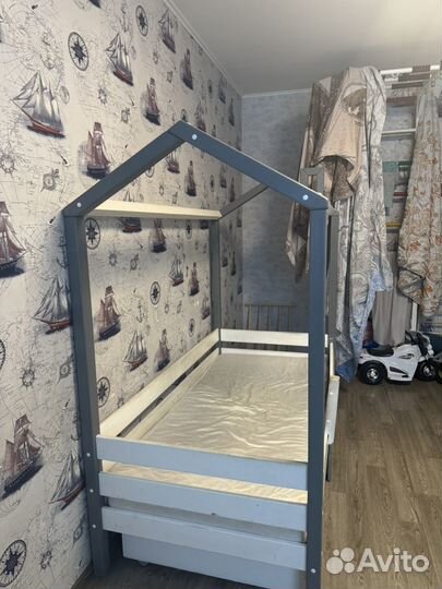 Кровать домик