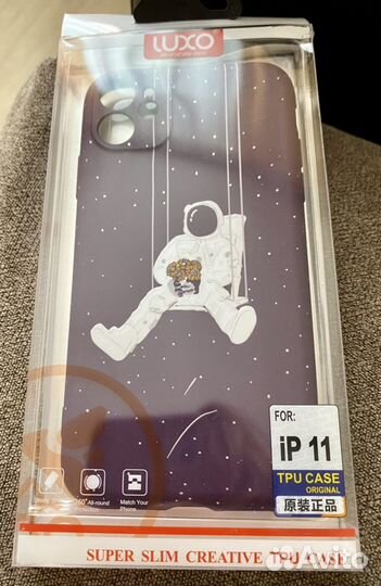 Чехол на iPhone 11