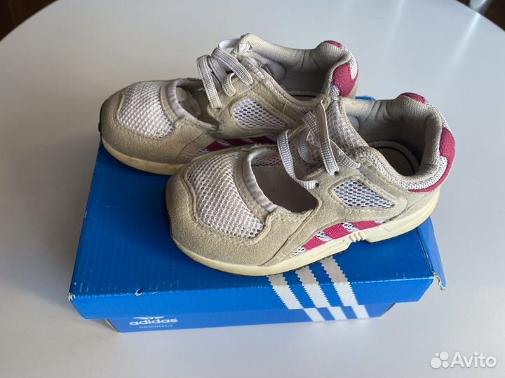 Оригинальные кроссовки adidas