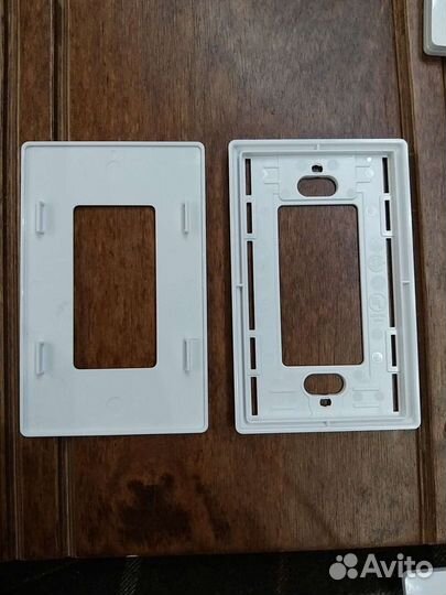 Настенная пластина Lutron