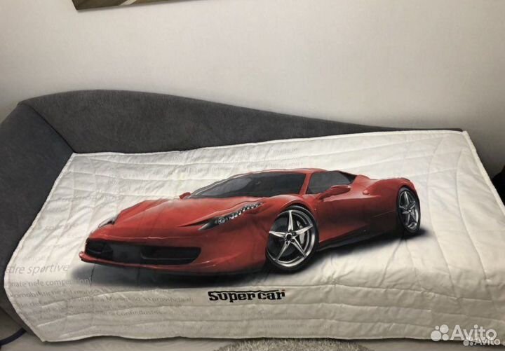 Покрывало и подушка Ferrari