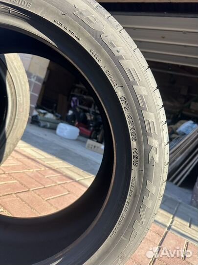 Bridgestone Alenza 001 275/45 R20 и 305/40 R20 110W