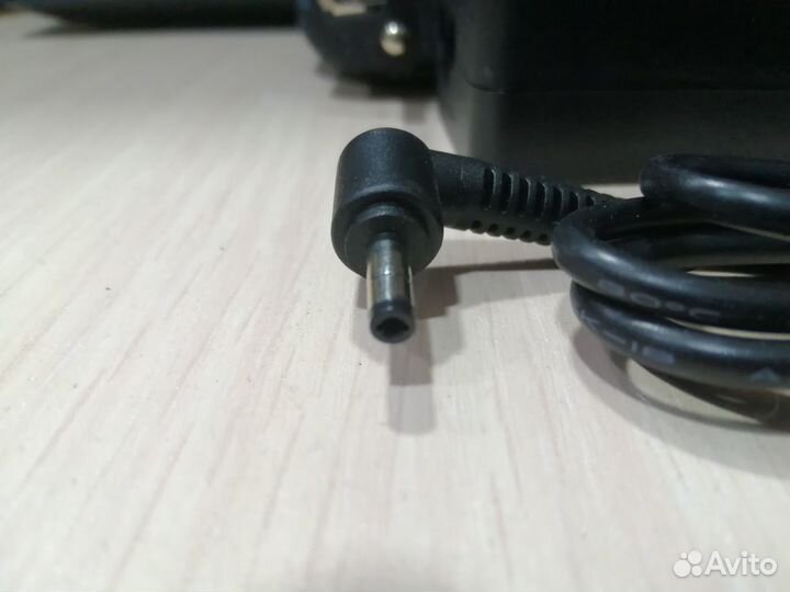 Блок питания 20V,65вт,3.25А,4.0*1.7