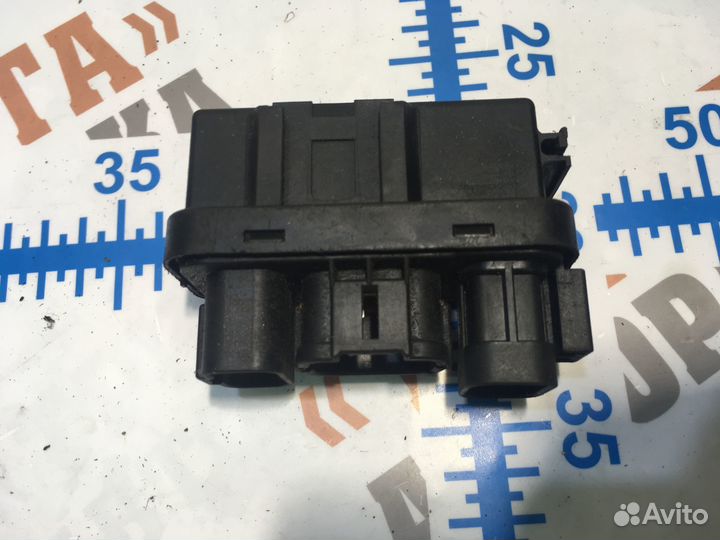 Ниссан Примьера Блок управления вентилятора