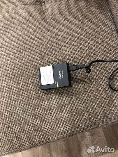 Зеркальный фотоаппарат canon EOS550d