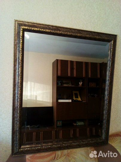 Зеркало в багетной раме