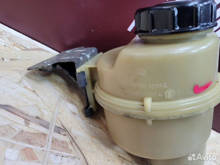 Бачок гидроусилителя руля Renault Logan