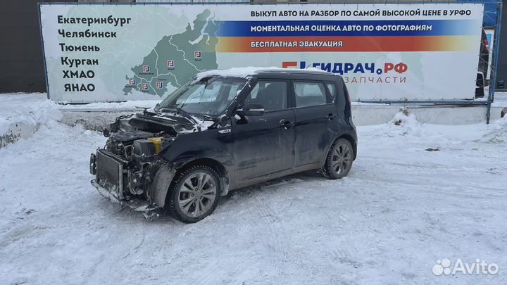 Стекло двери передней правой Kia Soul 2 (PS) 82421