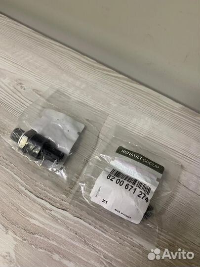 Датчик давления масла Logan/Sandero/Largus