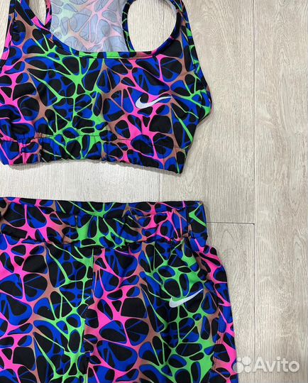 Костюм для спорта женский