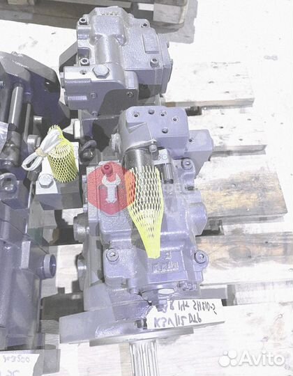 Гидравлический насос Kobelco SK200-8 YN10V00043F1