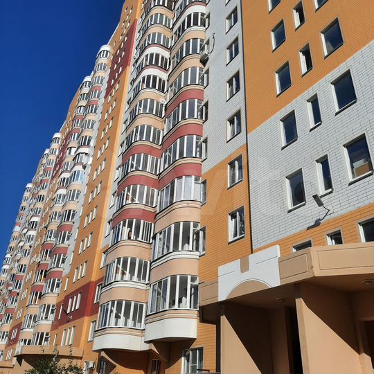 2-к. квартира, 55 м², 1/17 эт.