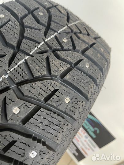 Bridgestone Blizzak Spike-02 235/65 R17 108T