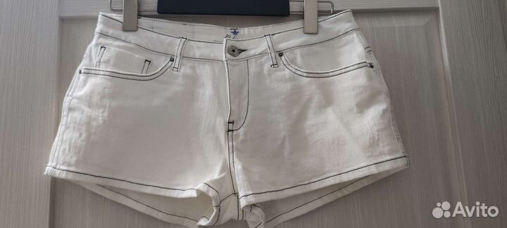 Шорты Colin's и боди Stradivarius