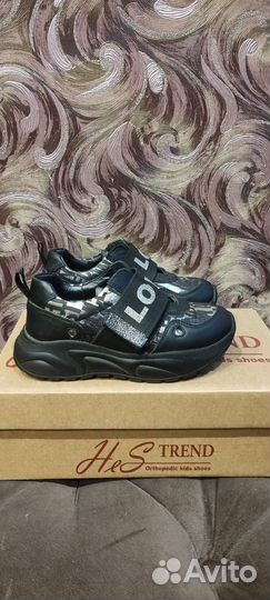 Кроссовки для девочки 28