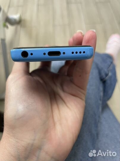 Телефон iPhone 5C