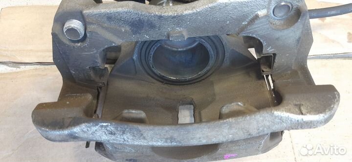 Суппорт тормозной передний nissan X-Trail Qashqai