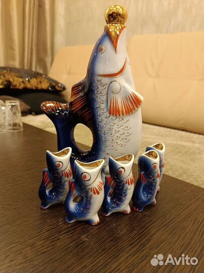 Статутка-графин со стопками фарфор рыбы