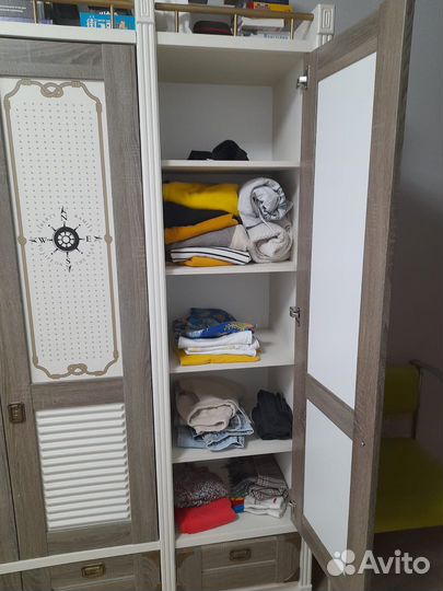 Комплект мебели для ребенка