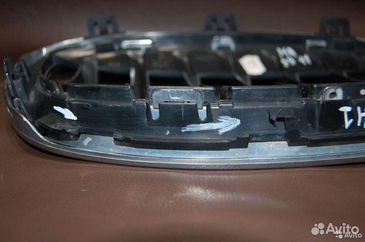 Решетка радиатора левая - BMW X1 F48 (2015-19гг)