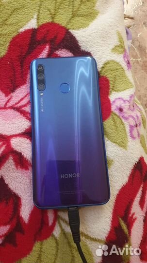 Телефон Honor 10i